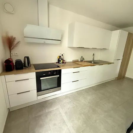 Le Hugo F3 Charme & Convivialite Apartman Marsillargues